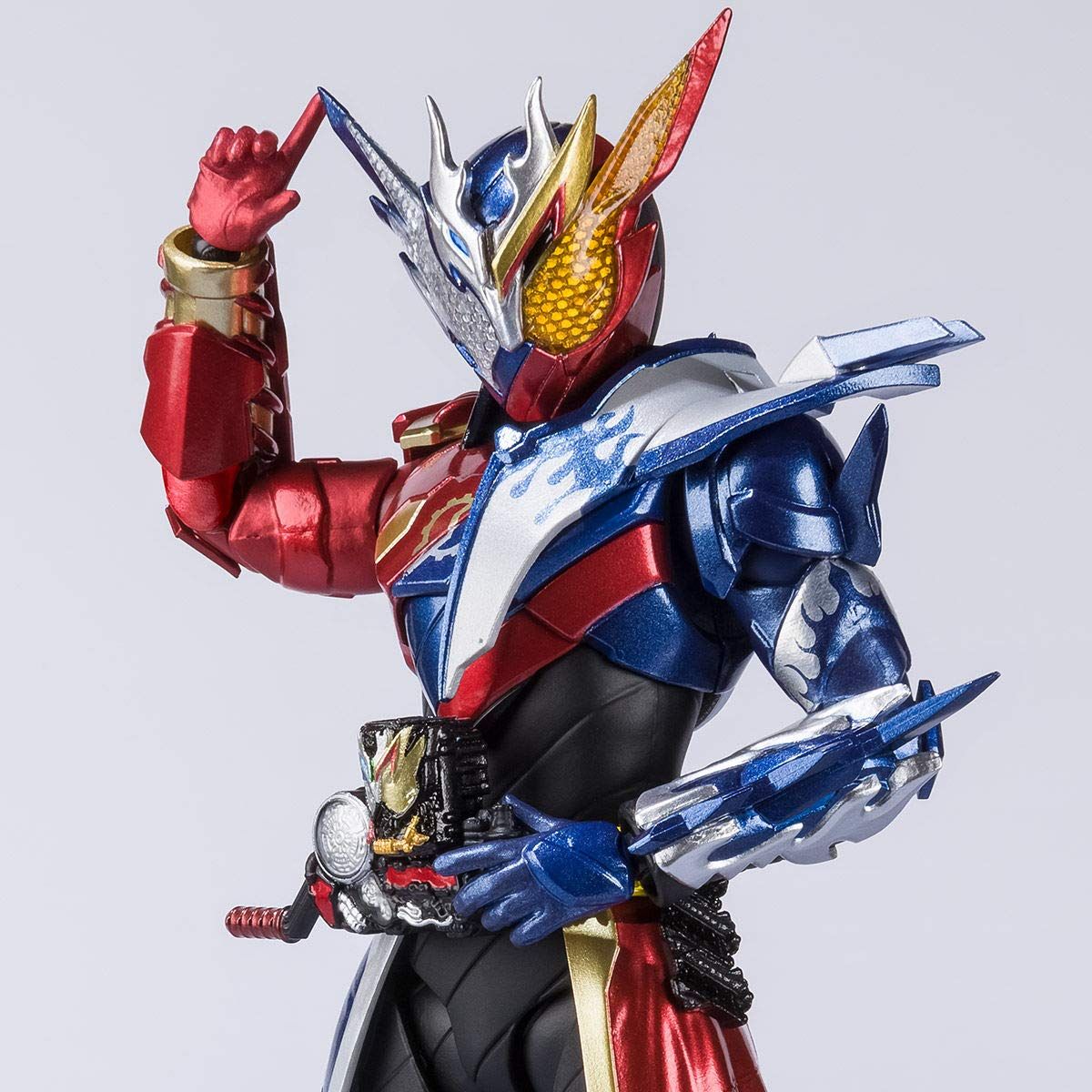 バンダイ(BANDAI) 注文 S.H.Figuarts 仮面ライダービルド クローズ