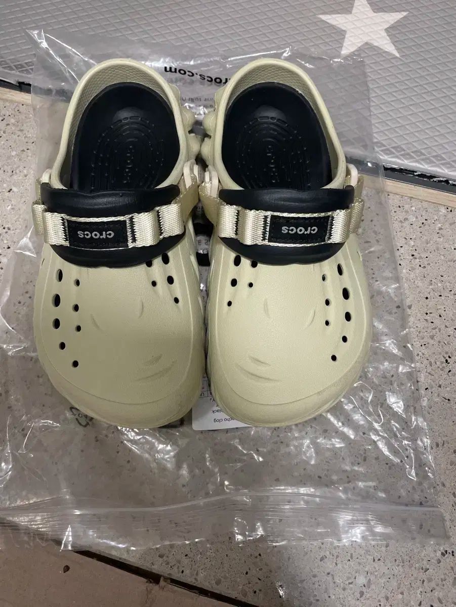 crocs クロックス ボーンブラック