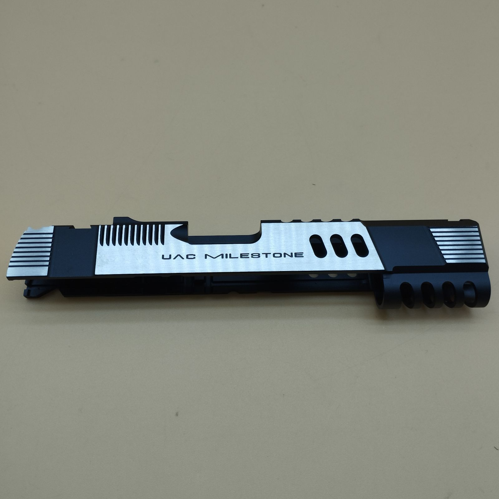 D21677 UAC マイルストーンマッチ スライド アルミ CNC 削り出し Hi-CAPA5.1 対応品 ハーフシルバー