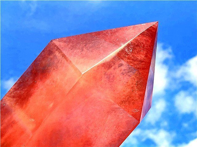 綺羅星 らせんを描きつつ主星に落ちていく太陽系外惑星を発見