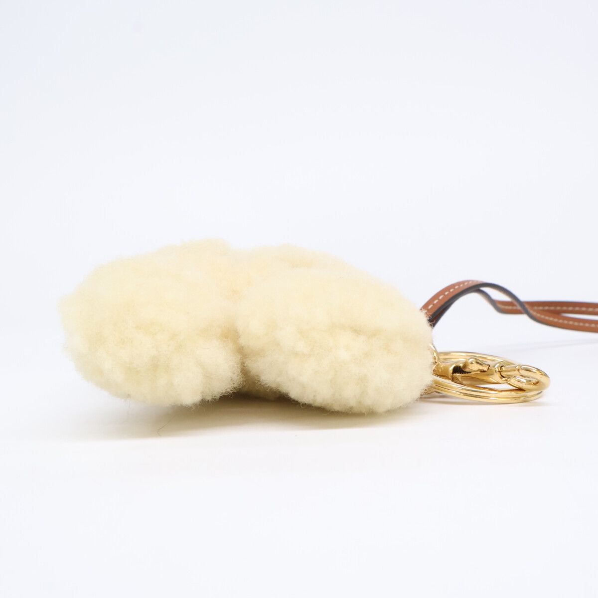 CELINE(セリーヌ) トリオンフ チャーム 梅モチーフ付き ポンポン  