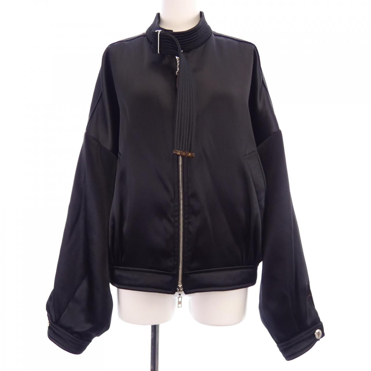 ルイヴィトン LOUIS VUITTON アジャスタブルディテール FMJA36IW3 ブルゾン