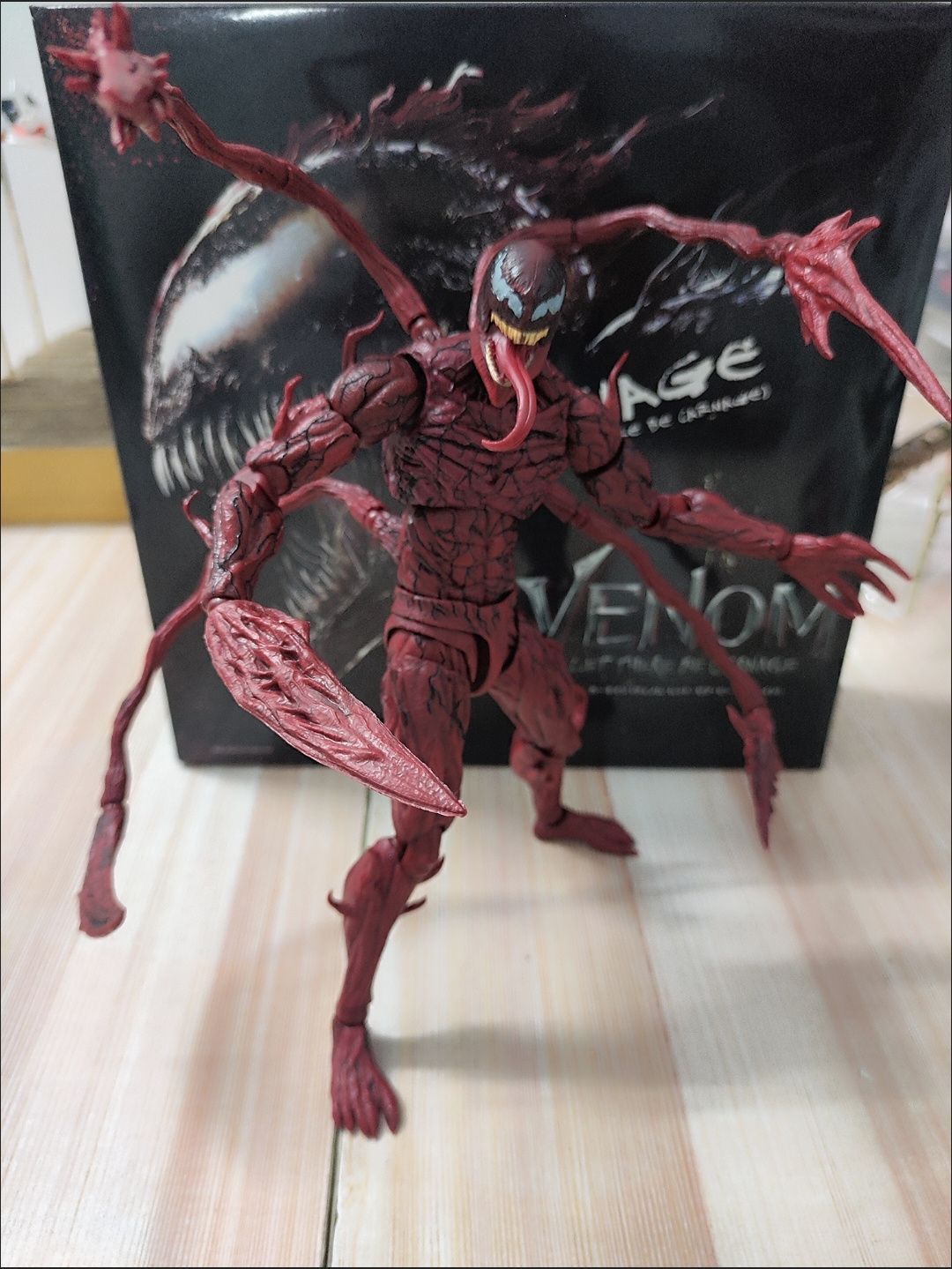 【新品未使用】マーベル ヴェノム カーネイジ 可動ジョイント フィギュア モデル