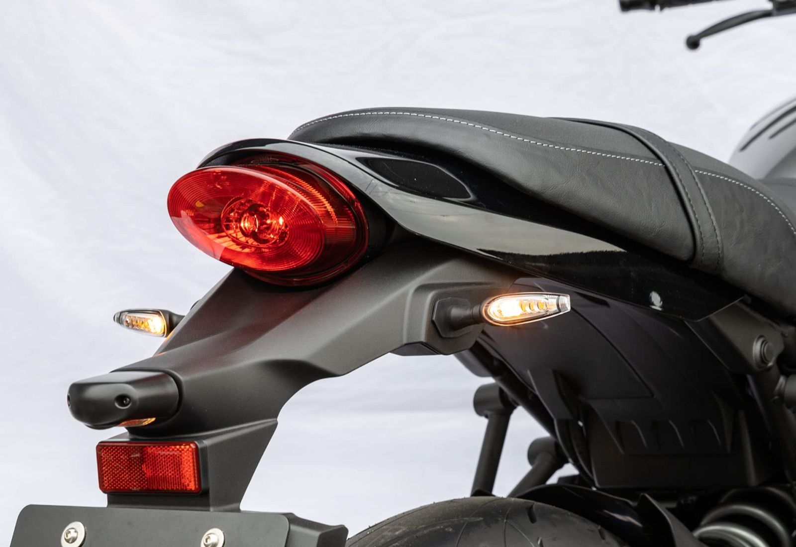 数量限定】KAWASAKI Z900RS TRタイプ LEDシーケンシャルウインカー