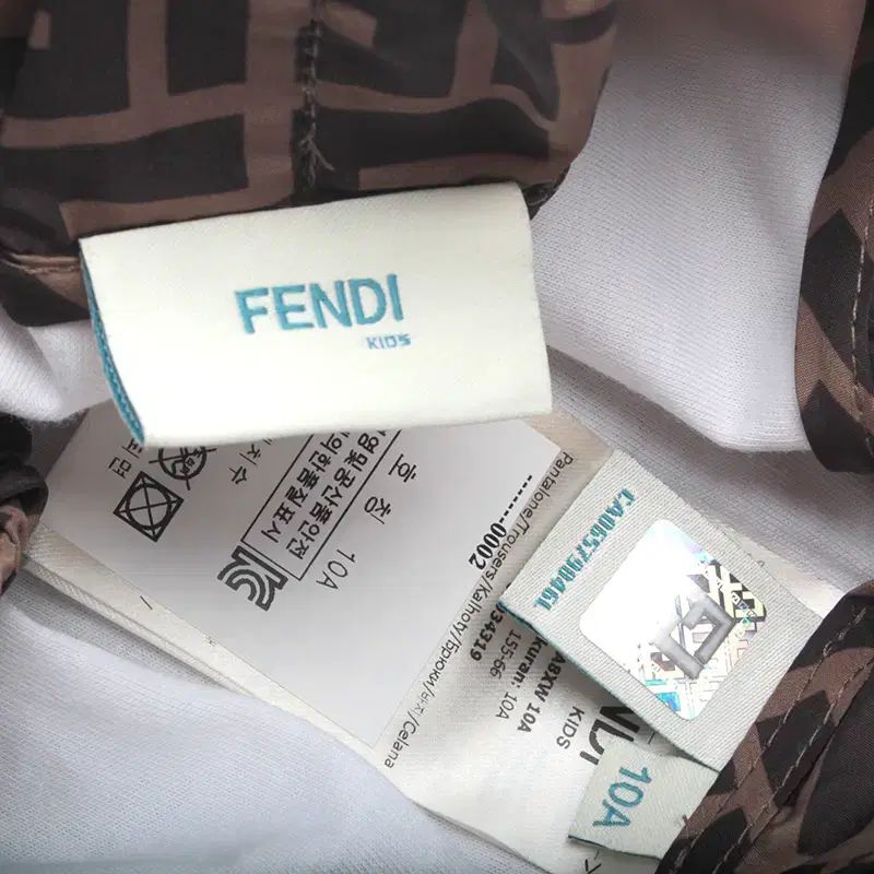 FENDI フェンディ