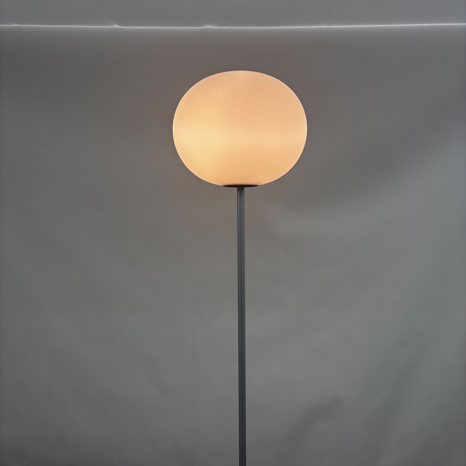 ? FLOS フロス GLO-BALL F2 フロアスタンド 吹きガラス 乳白色ライト