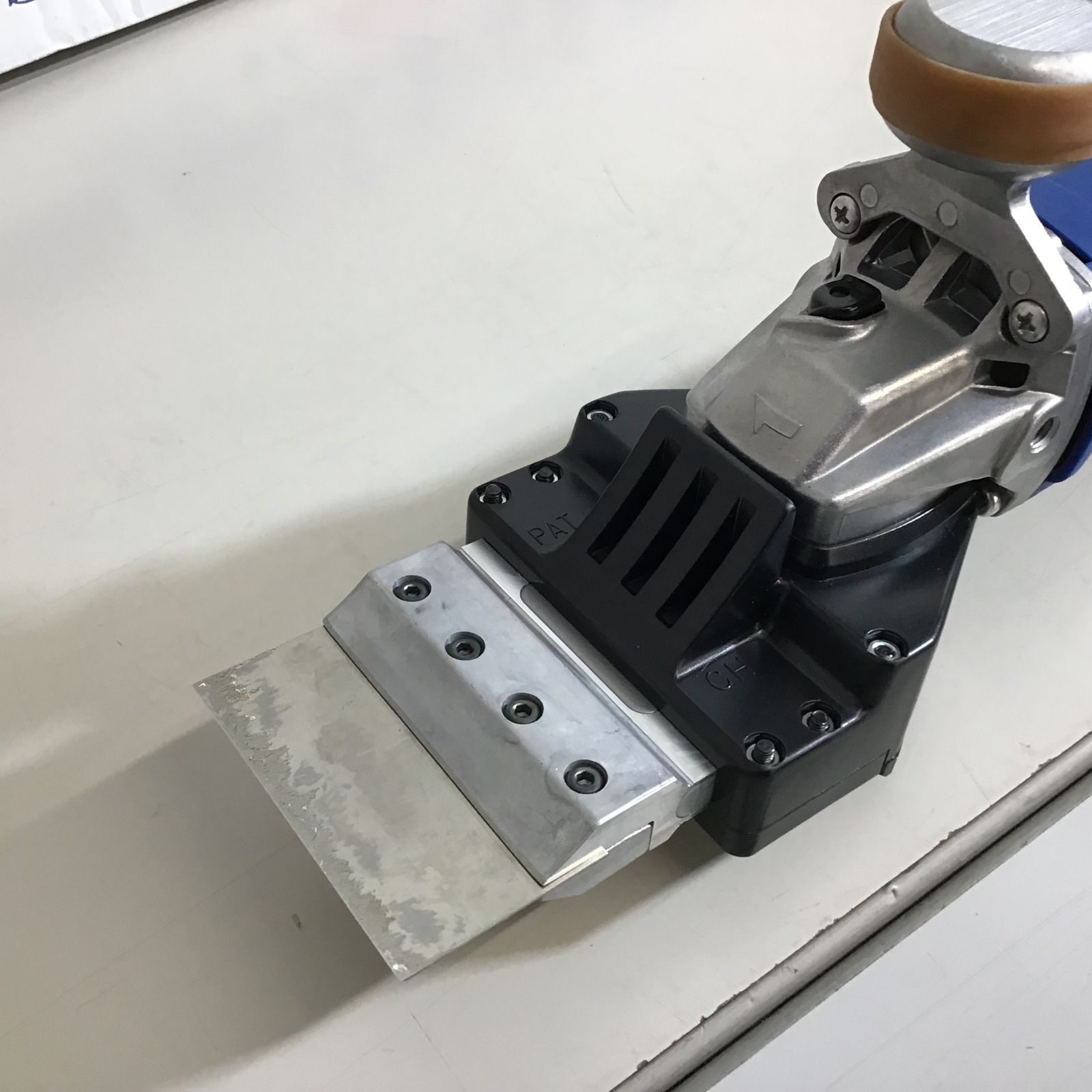 中古品】オートマック AUTO MACH 電動剥離機 チーゼルワイス CH-80 