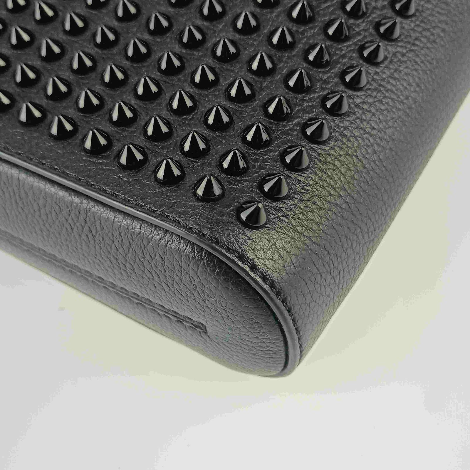 CHRISTIAN LOUBOUTIN クリスチャン ルブタン ショルダーバッグ