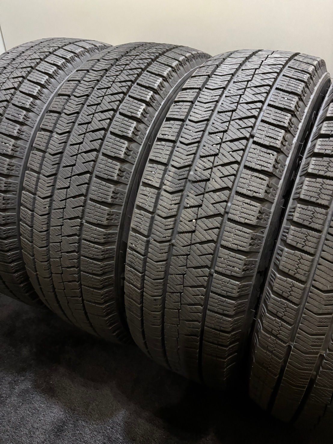 BRIDGESTONE ブリザック VRX2 195/65/15ノアvoxy