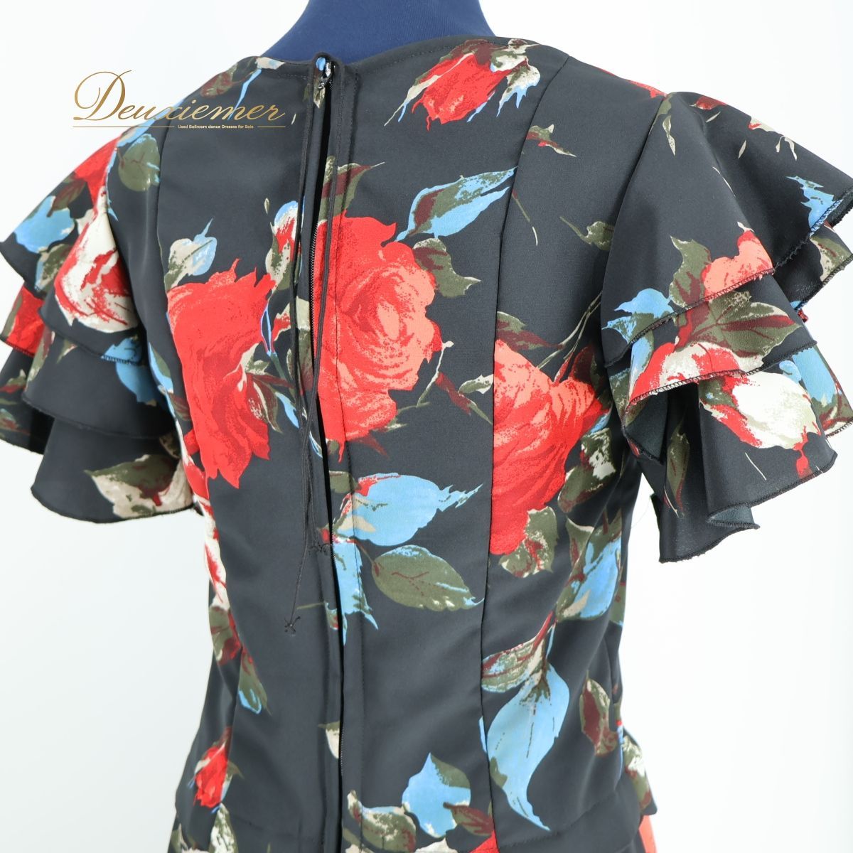 【美品 フラメンコ衣装】くすみグリーン 上下セット ツーピース ボランテ 花柄 美品 フラメンコ衣装】くすみグリーン 上下セット ツーピース