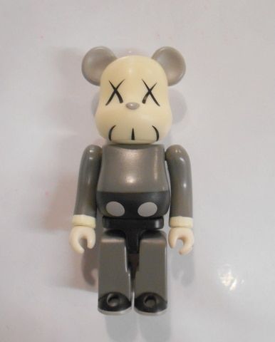 MEDICOMTOY BE@RBRICK ARTIST KAWS 100% シリーズ4