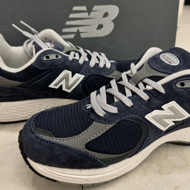 ニューバランス 2002R ゴアテックス "エクリプス"ネイビーのユニセックススポーツシューズ New Balance 2002R GORE-TEX