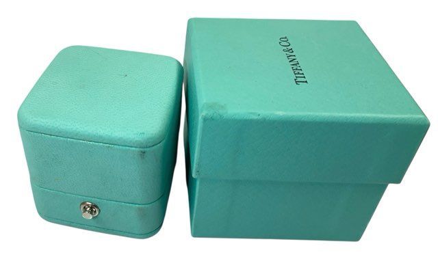 【ティファニー】現行品　未使用品　リングBOX　一本用　ブルーボックス ティファニー リング用 リングケース 箱 ケース TIFFANY 指輪
