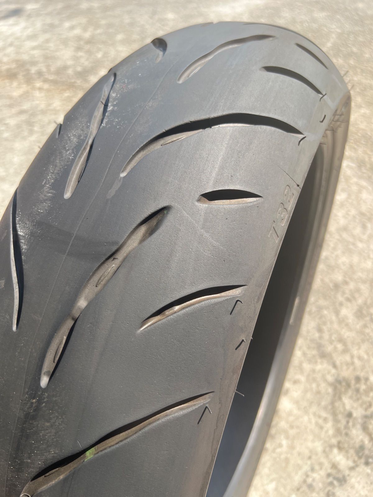 ブリヂストン T32 前後セット 120/70ZR17 180/55ZR17 255 - メルカリ