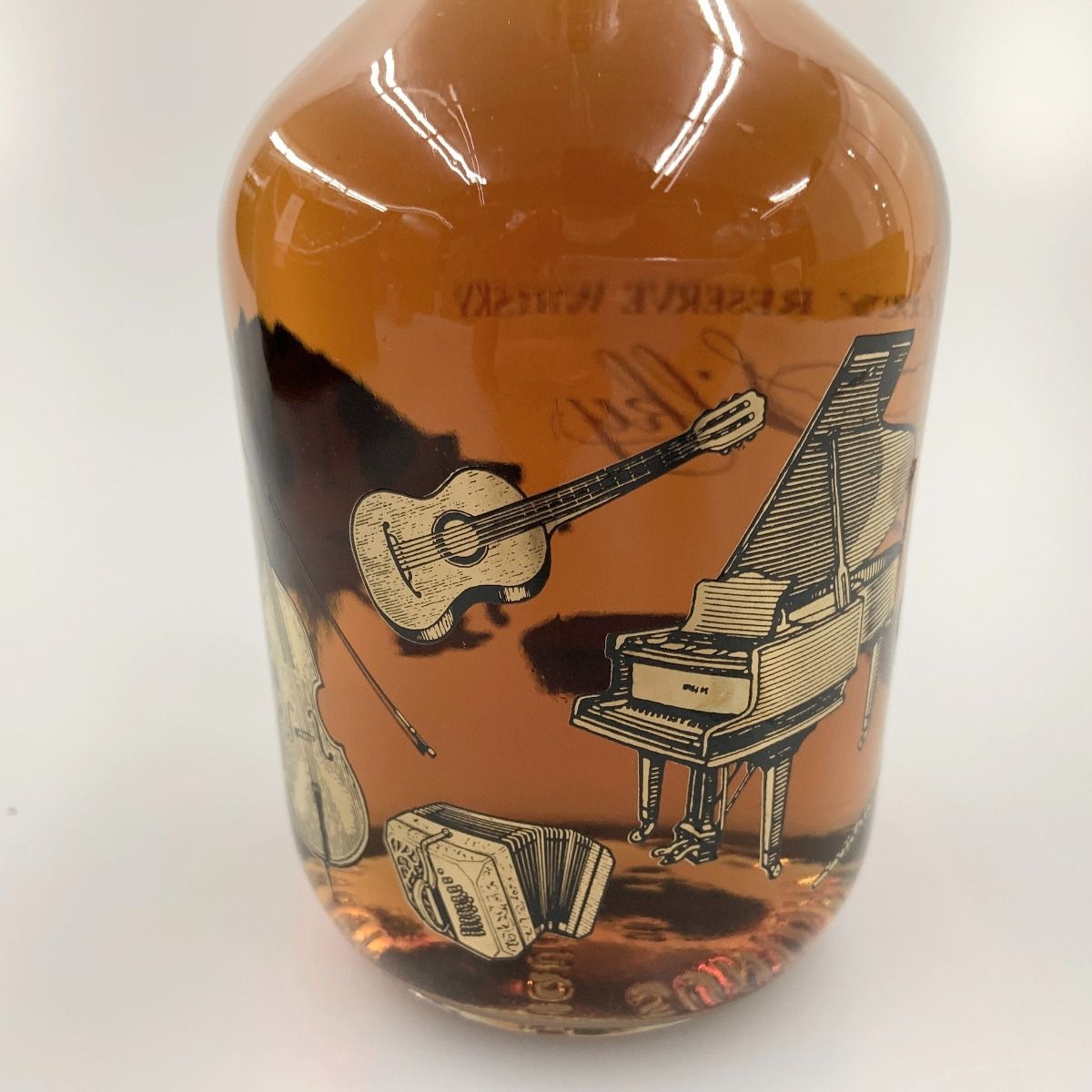サントリーウイスキー シルキー　楽器ボトル　760ml 〇〇【北海道内限定発送】SUNTORY サントリー RESERVE