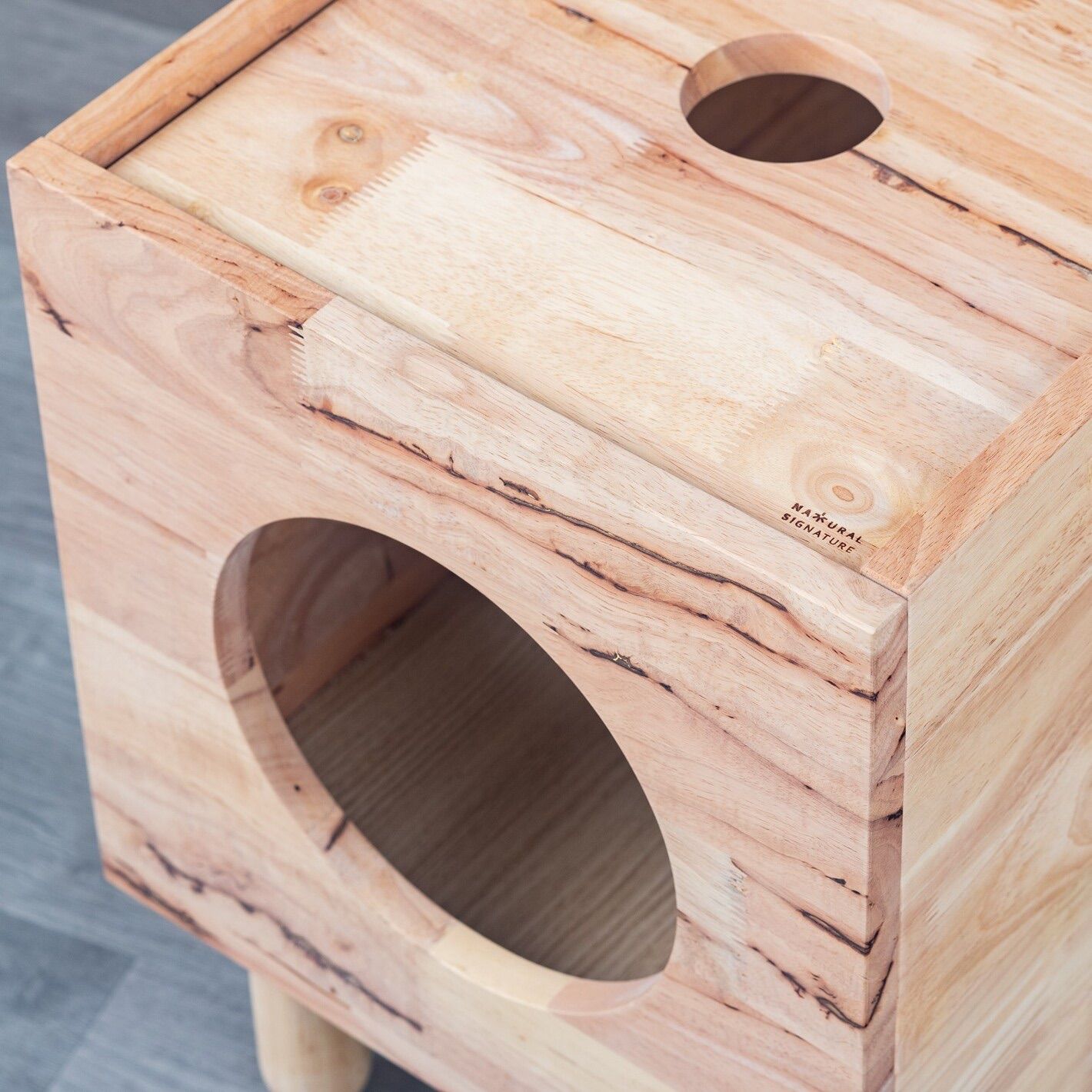 天然素材を使用したナチュラルなキャットハウス NATURAL SIGNATURE