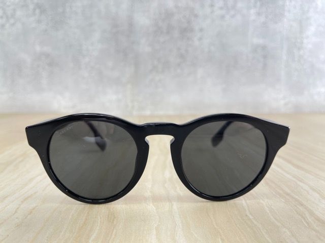 BURBERRY　サングラス　4359 ブラック　イタリア製　定価3.8万 中古・古着通販】BURBERRY (バーバリー) サングラス ブラック