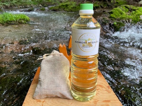 天然青森ひば精油1L＋青森ひばチップセット|天然ヒノキチオール2%以上含有|エッセンシャルオイル|アロマオイル|ヒバオイル|青森ひばチップ サシェ|全国一律