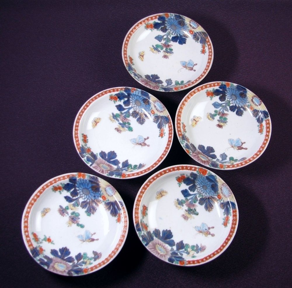 深川 鍋島写し 染錦菊花 蝶文高台皿5客 幅 15cm 桐 明治時代 25i067