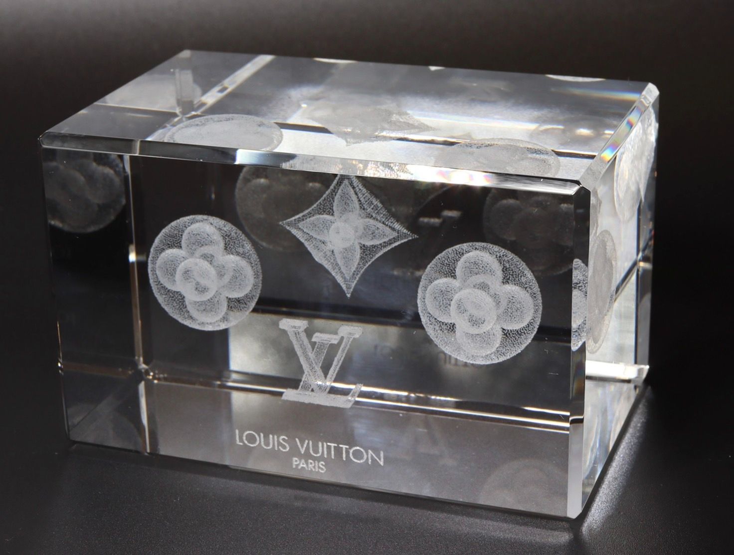 Louis Vuitton ルイヴィトン ペーパーウェイト モノグラム ロゴ 3D 