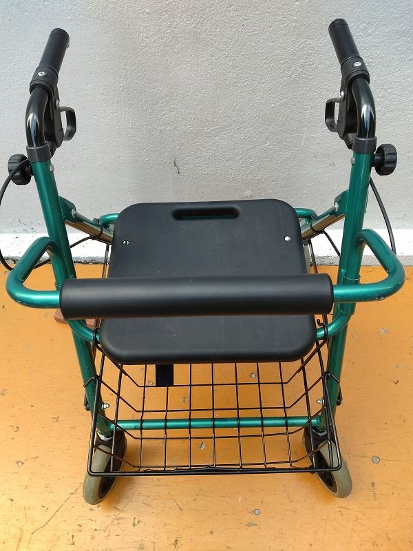 【未使用品】歩行器 カワムラサイクル KW40 楽天市場】カワムラサイクル 屋内外両用4輪歩行車 KW40 標準タイプ