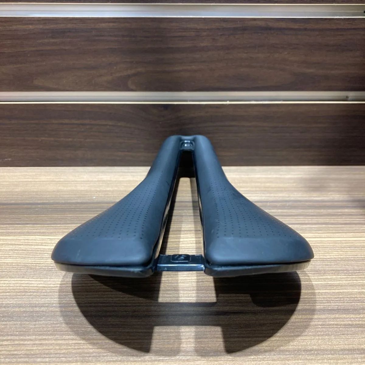 ボントレガー Aeolus Comp バイク サドル - メルカリ