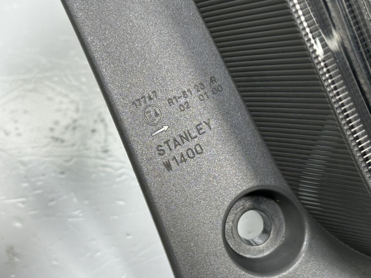 黒モール ブレーキランプ赤