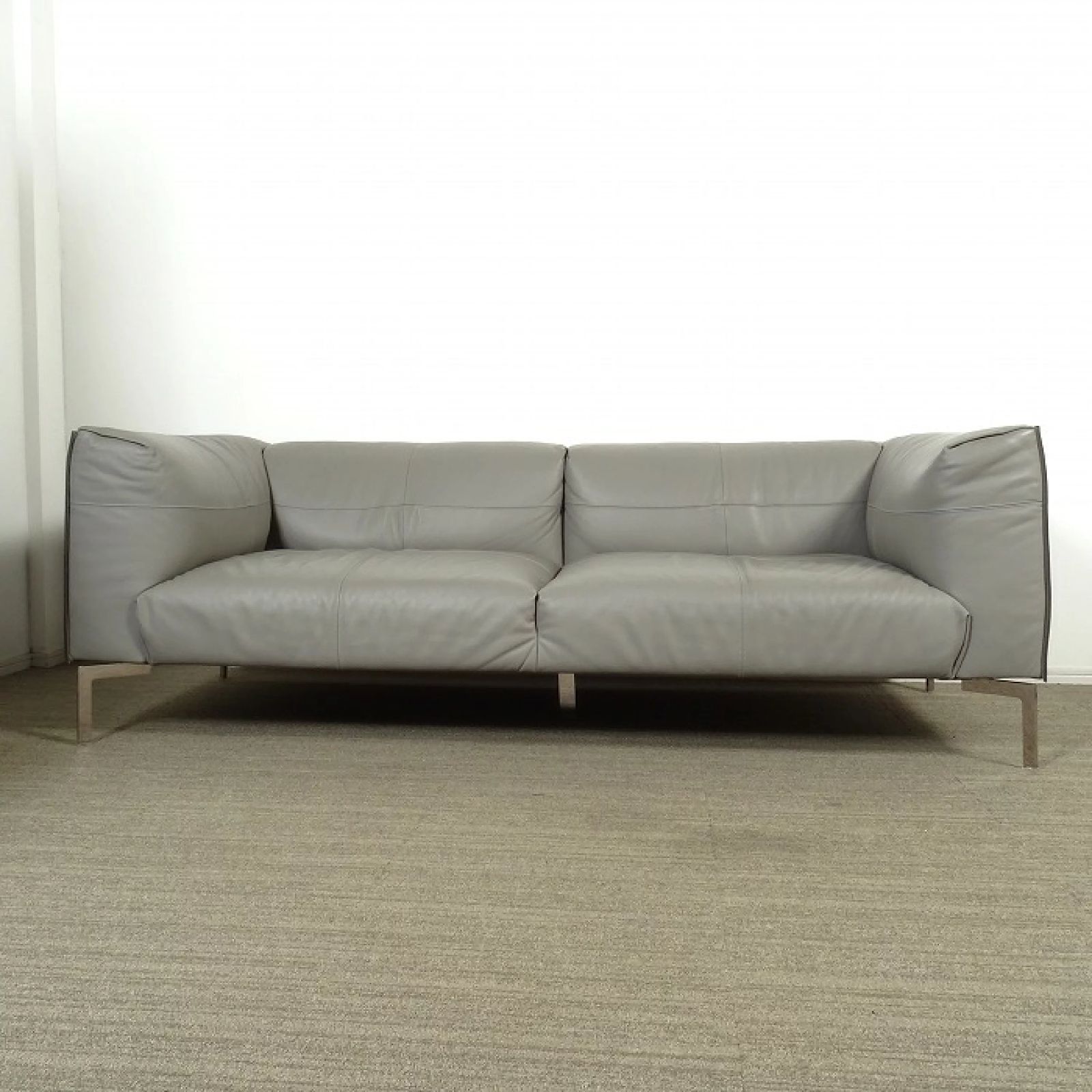 取付無料！カリモク家具 ZT7013 北欧モダン 高級本革3人掛けソファ✨ 3