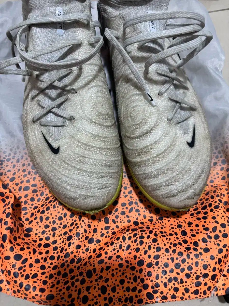 ナイキ FANTOM ルナ 2 エリート Fg サッカーシューズ