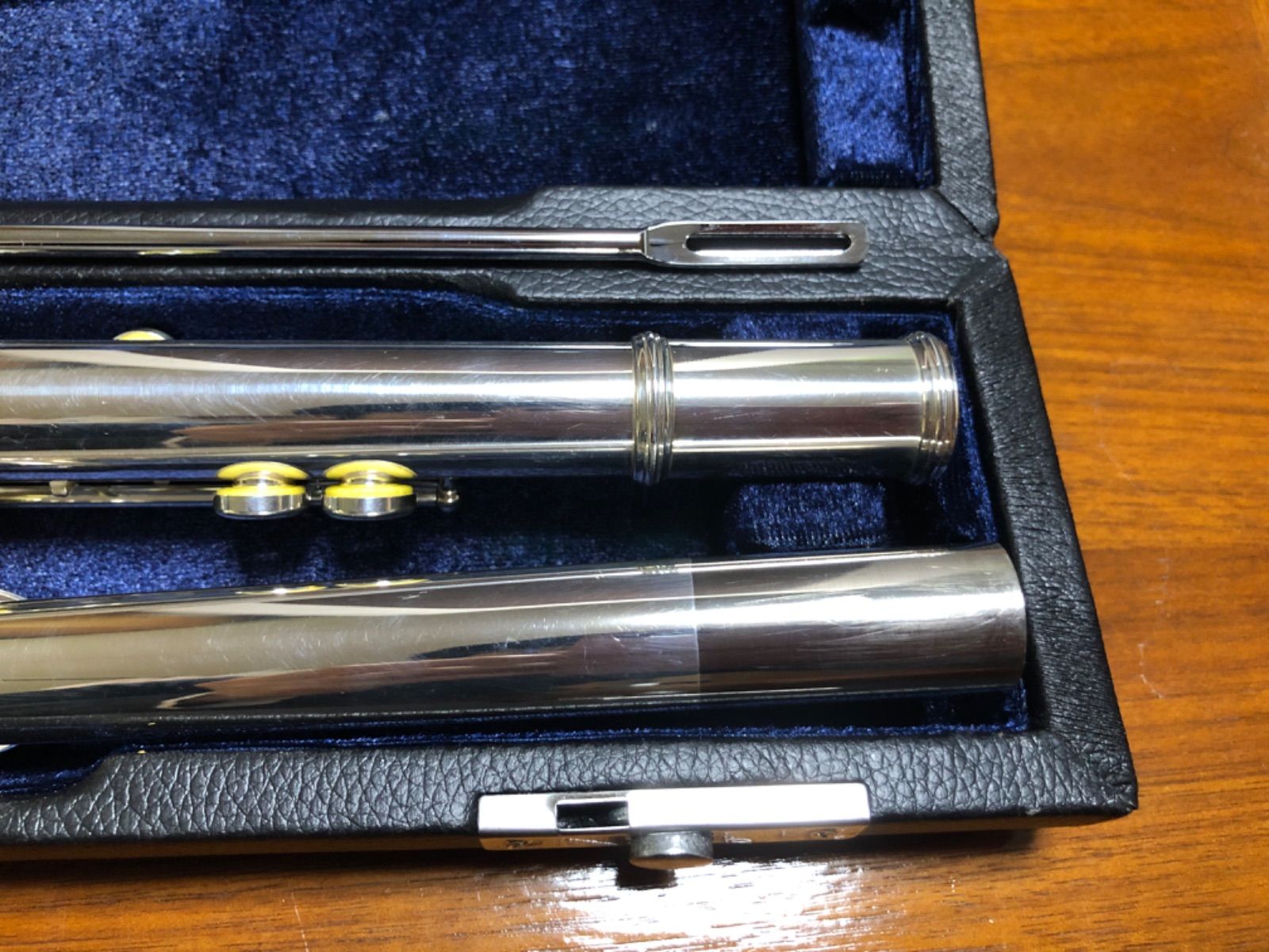 ヤマハ YFL-221 新品展示品 銀メッキ フルート本体 ケース付き YAMAHA