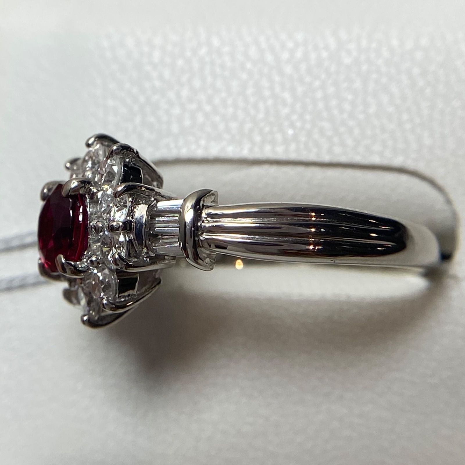 ルビー　ダイヤ　取り巻きリング　k18yg pt900 コンビ ルビーシンプル取り巻きリング Pt900 ルビー0.62ct/ダイヤモンド