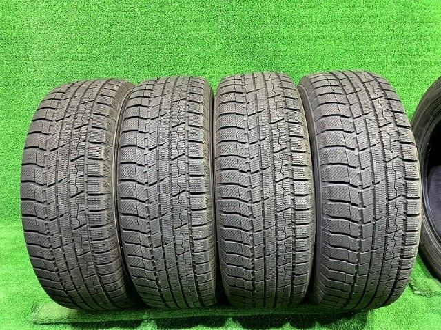 送料無料] バリ溝！22年！キレイ！9.5分以上☆スタッドレス 215