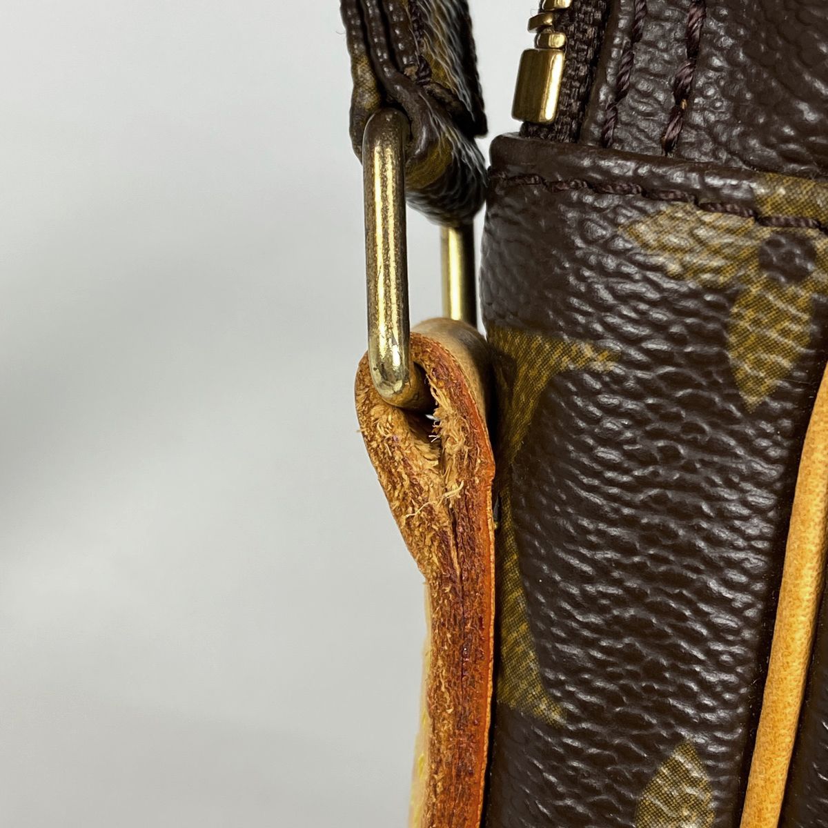 ルイヴィトン　モノグラム　旧ダヌーブ　ショルダーバッグ　斜め掛け　ブラウン 楽天市場】【中古】LOUIS VUITTON(ルイヴィトン) ダヌーブ