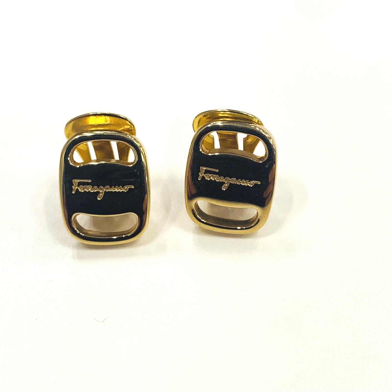 Salvatore Ferragamo サルヴァトーレフェラガモ イヤリング x0254