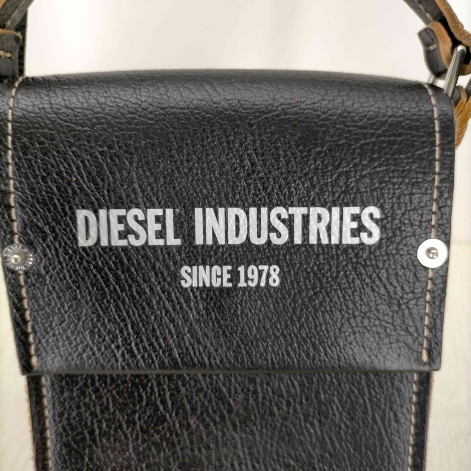 ディーゼル DIESEL Crust-Crossbody レザーショルダーバッグ メンズ