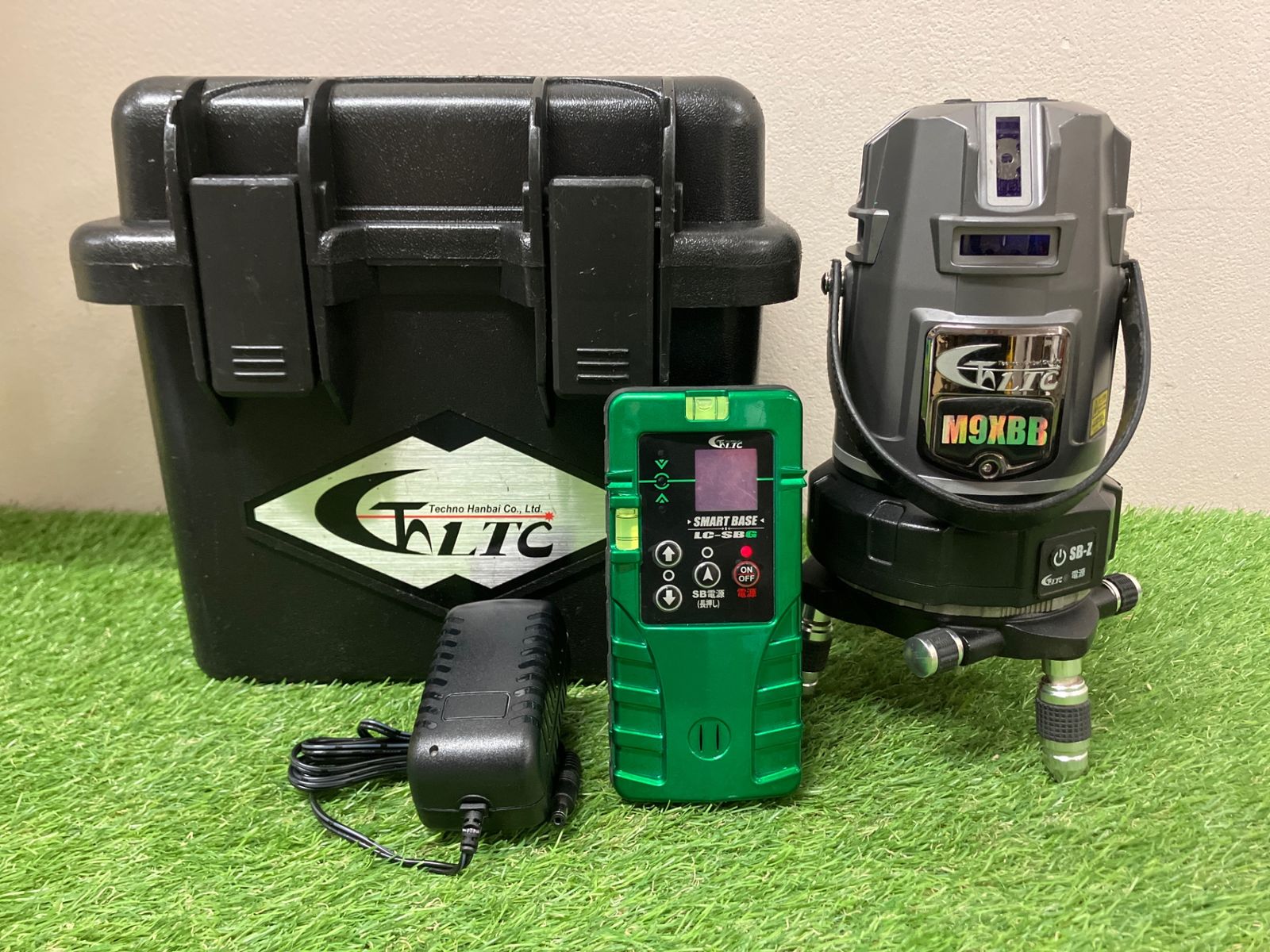 動作品 テクノ販売 レーザー墨出し器 グリンレーザー LTK-GR111 中古 国産のフルライングリーンレーザー墨出し器「TLL-44G」｜T4Tシリーズ