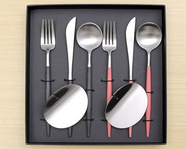 【定価33,000円程】正規品 Cutipol カトラリーセット12本＋レスト付 定価33,000円程】正規品 Cutipol カトラリーセット12本＋レスト付