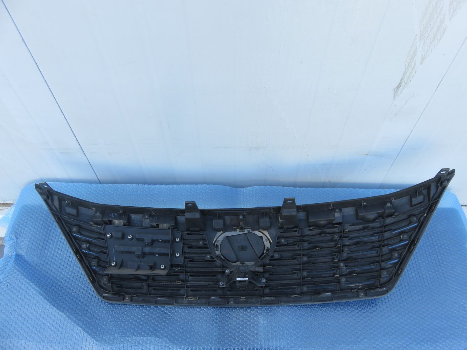 SFC2324 ヴェルファイア 20系前期 フロントグリル ラジエターグリル 純正 53122-58050 ANH20W ANH25W GGH20W GGH25W カメラ付 FFCRYSTALESIA_COM