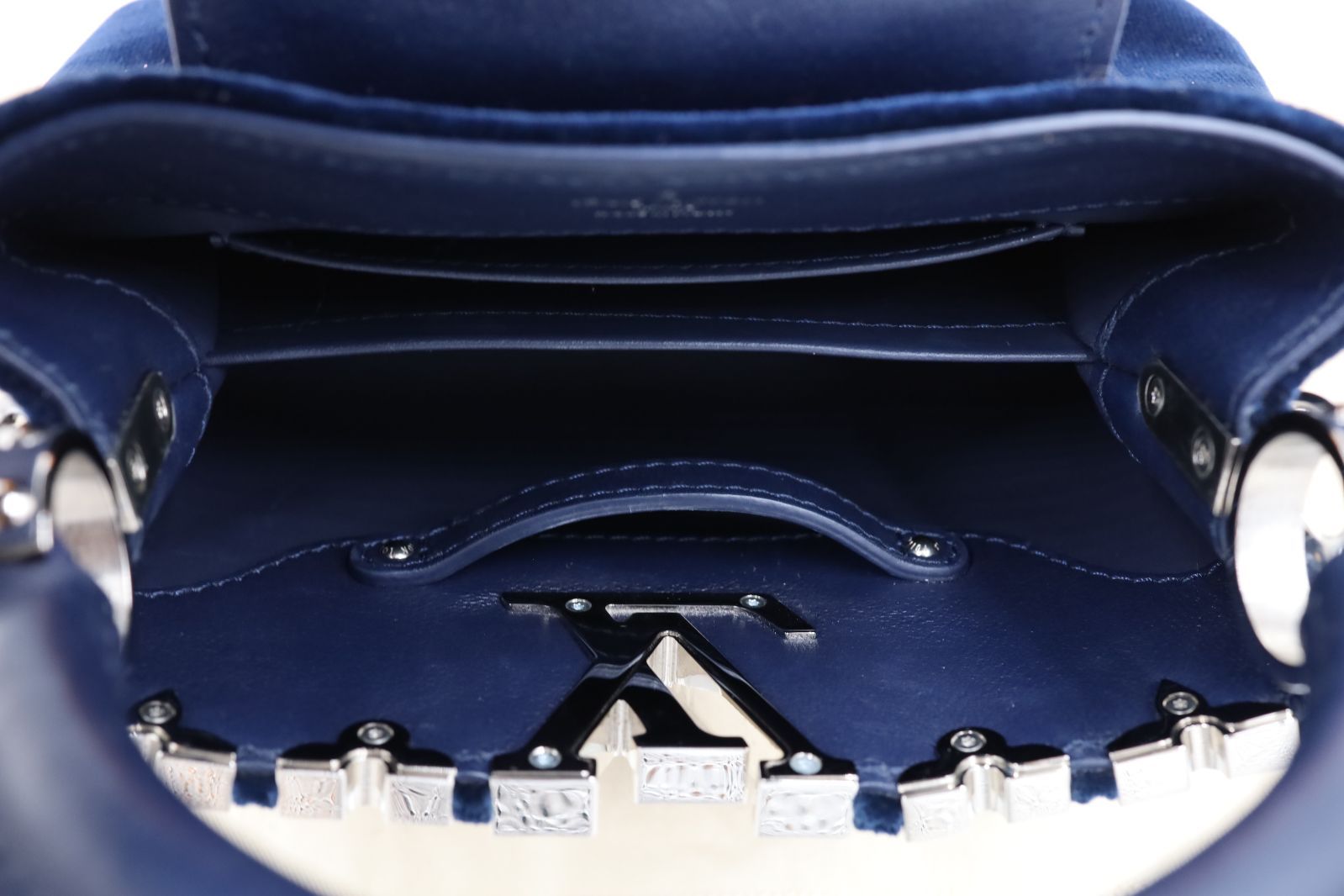 市場に1つの希少品【A品】カプシーヌ MINI ダイヤ M23246