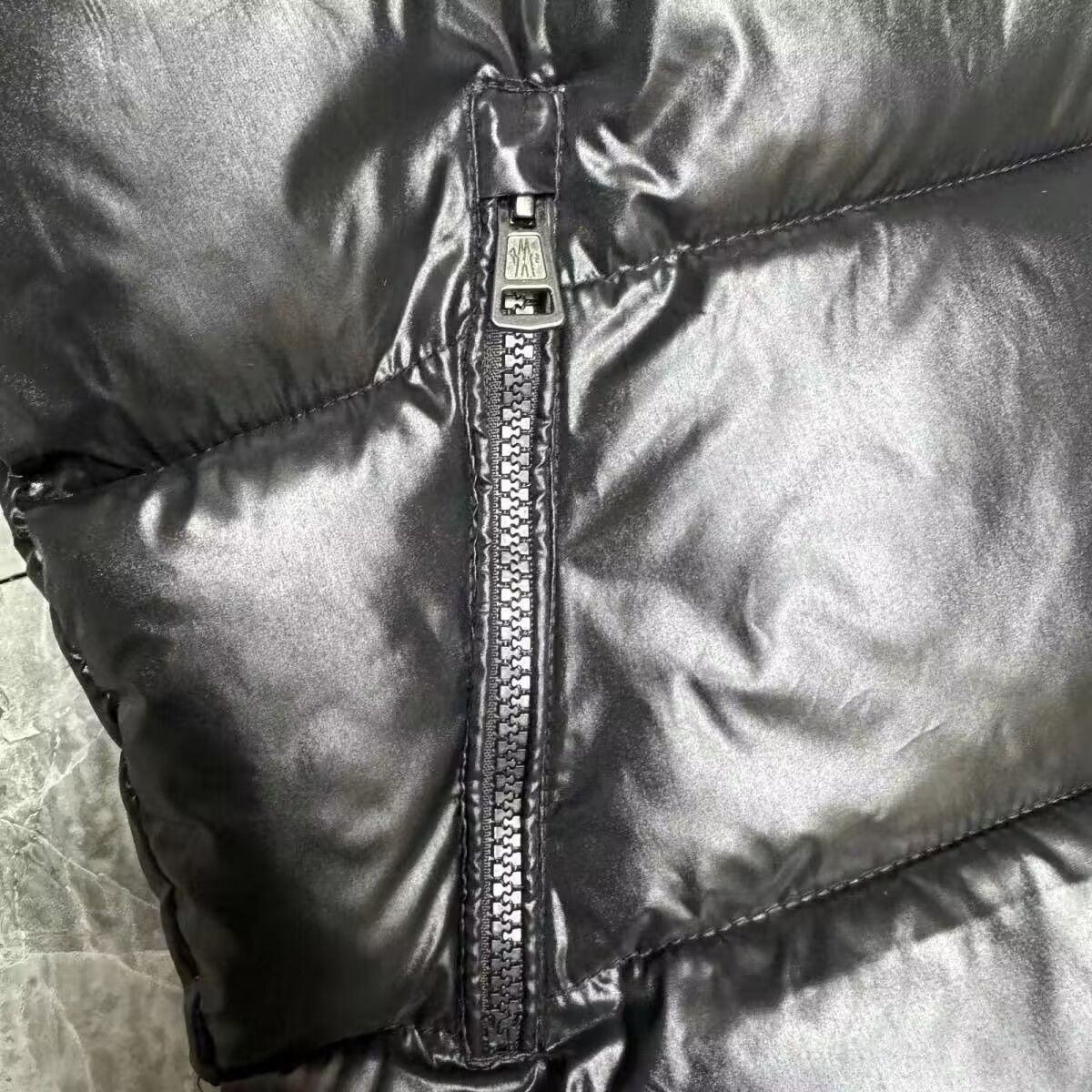 希少 未使用 入手困難 MONCLER EVER GILET ライトダウンベスト MONCLER 【並行輸入】モンクレール メンズ ダウン ベスト