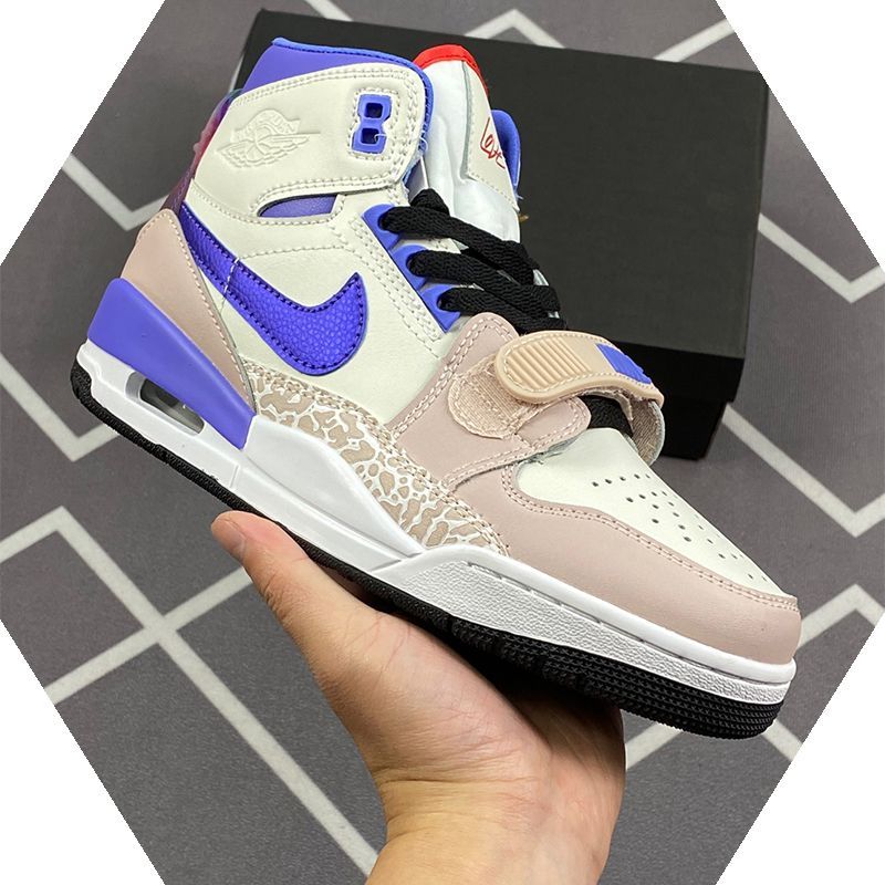 本日の新品は未使用です Nike Jordan Legacy 312 