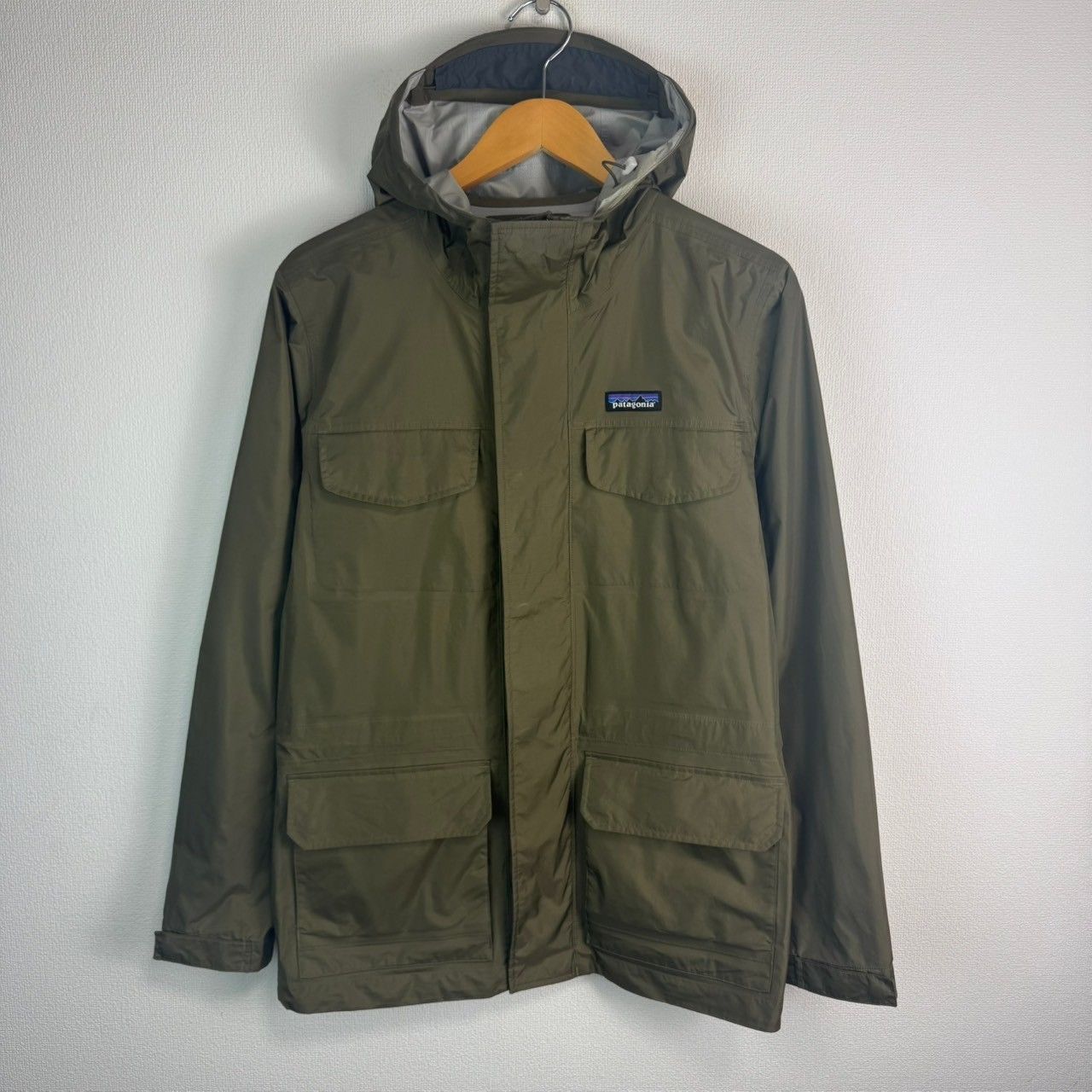 パタゴニア　マウンテンパーカー カーキ色 Patagonia マウンテンパーカー カーキ パタゴニアのマウンテンパーカー