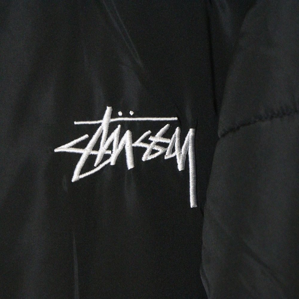 新品!!海外限定!! STUSSY 刺繍ロゴ ブラック パフジャケットMサイズ k-0614_1.jpg