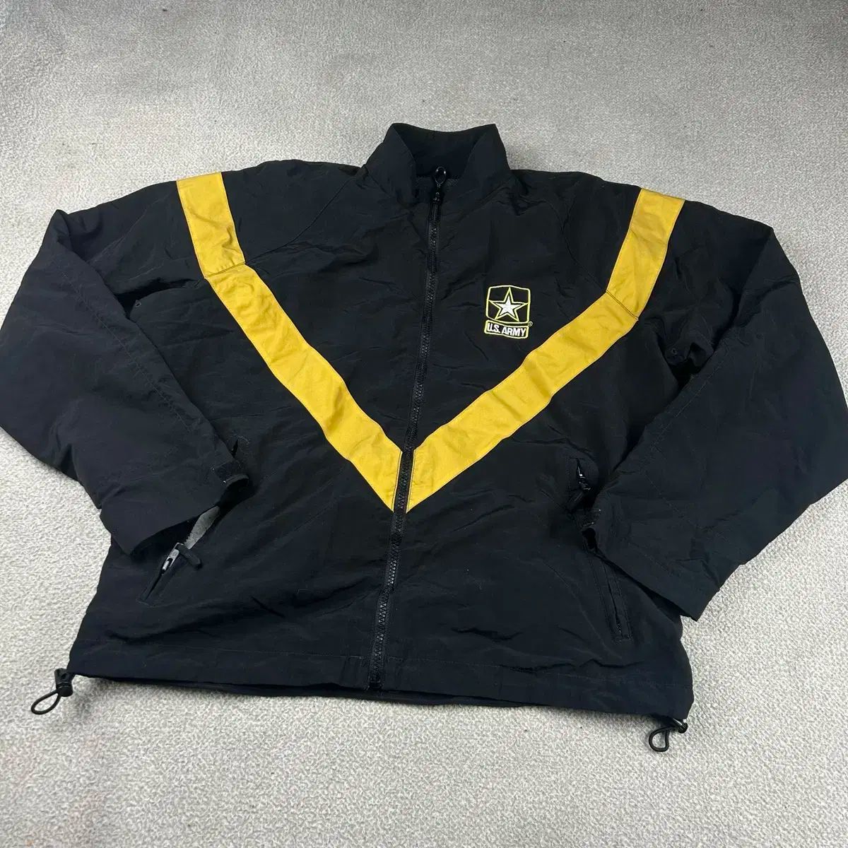 【雷市場（ポンジャン）商品韓国直送】 ARMY ウインドブレーカー S