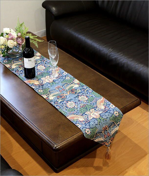 テーブルランナー ロング おしゃれ タッセル付き モダン 北欧 刺繍 テーブルクロス テーブルセンター テーブルウェア ベッドランナー ストロベリー シーフ