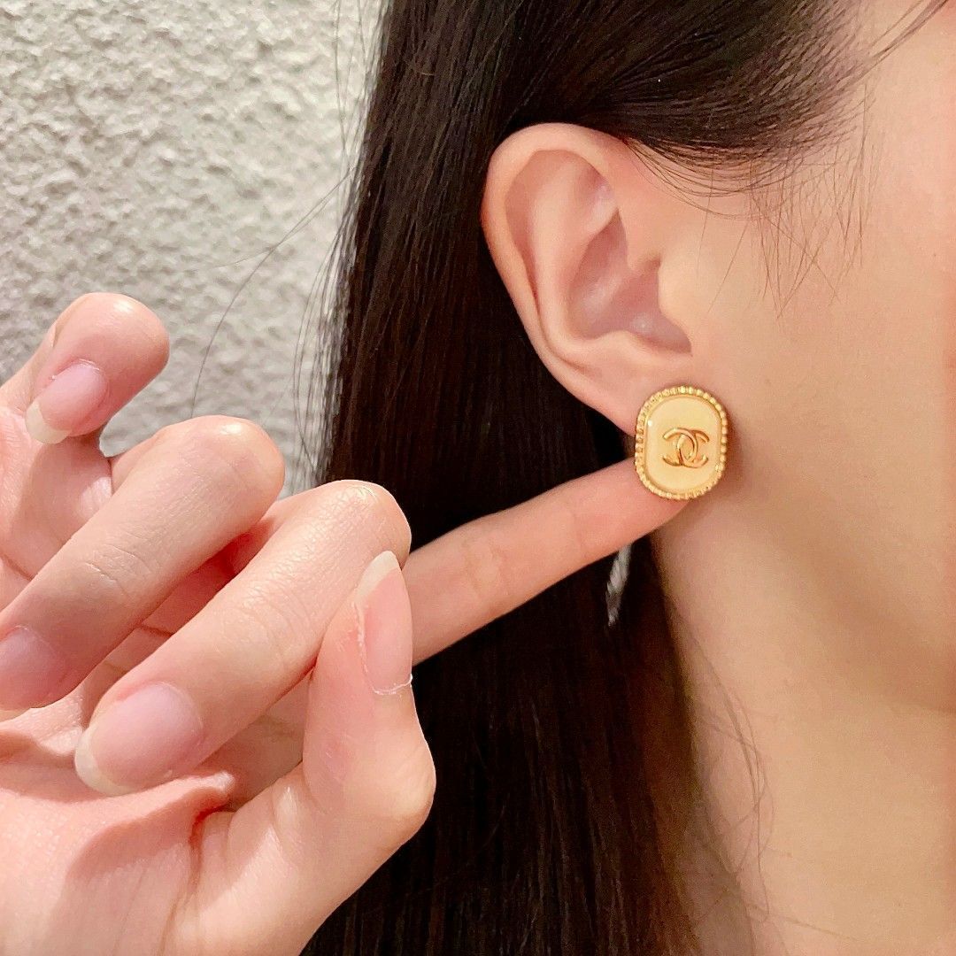今日 Chanel ヴィンテージ ダブル C ピアス 在庫 価格-MM輸入