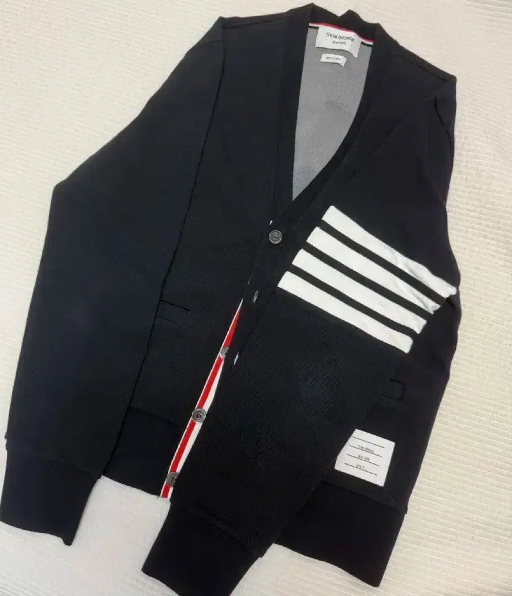 正規店購入 THOM BROWNE カーディガン サイズ2 ニット トムブラウン 正規店購入 THOM BROWNE カーディガン サイズ2 ニット トムブラウン