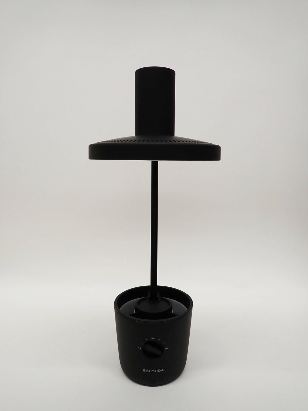 バルミューダ ザ・ライト BALMUDA The Light L01A　黒 Amazon.co.jp: 【1年保証付】バルミューダ ザ・ライト 太陽光LED