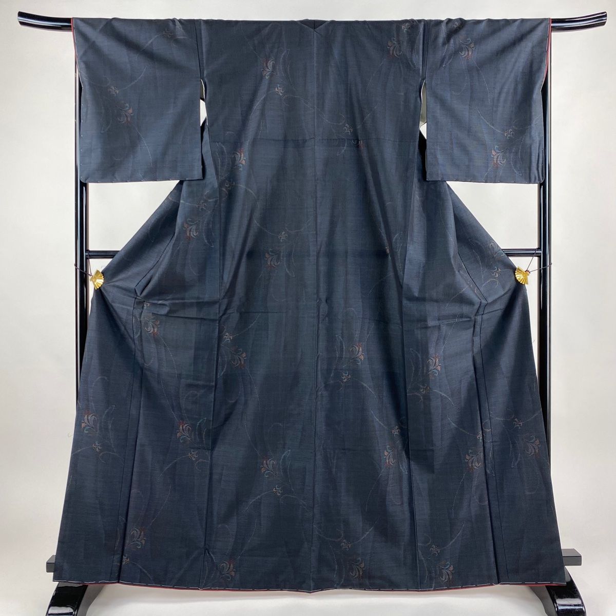 大島紬 身丈166.5cm 裄丈67.5cm M 袷 証紙 草花 純泥染 濃紺 正絹 美品