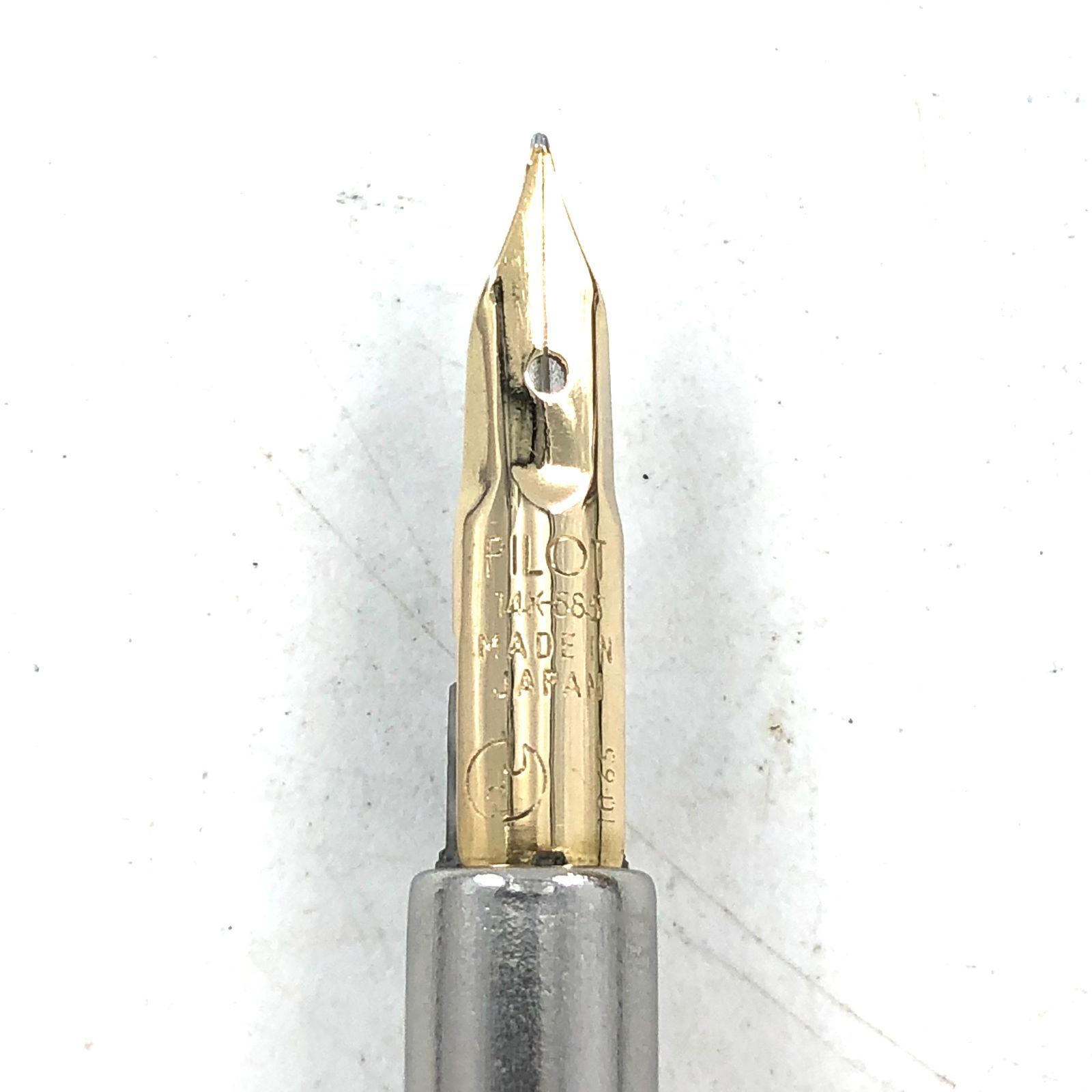 PILOT キャップレス　ゴールド　FM 万年筆　18K PILOT キャップレス ゴールド FM 万年筆 18K 文房具・事務用品